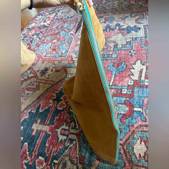 NWT Clare V Classic Camel Colored Leather Oversize Clutch - Picture 10 of 13